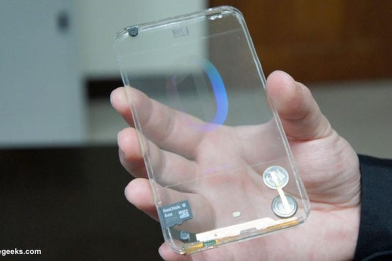 Darurat 'HP Kaca Transparan': Kenapa Tren Gadget Layar Lipat Hologram Agustus 2026 Ini Justru Bikin Dompet Tekor dan Privasi Hancur?