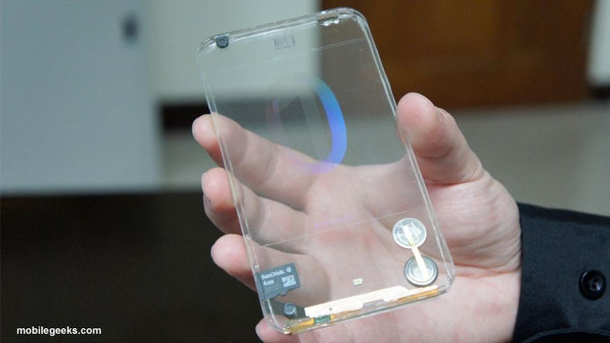 Darurat 'HP Kaca Transparan': Kenapa Tren Gadget Layar Lipat Hologram Agustus 2026 Ini Justru Bikin Dompet Tekor dan Privasi Hancur?